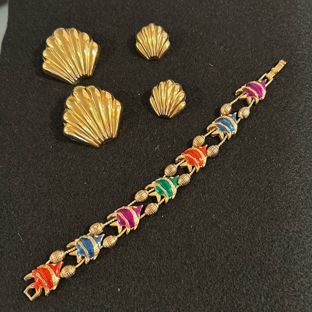 Earrings and bracelet bundle